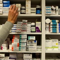 'Alternative GPs' use fewer antibiotics